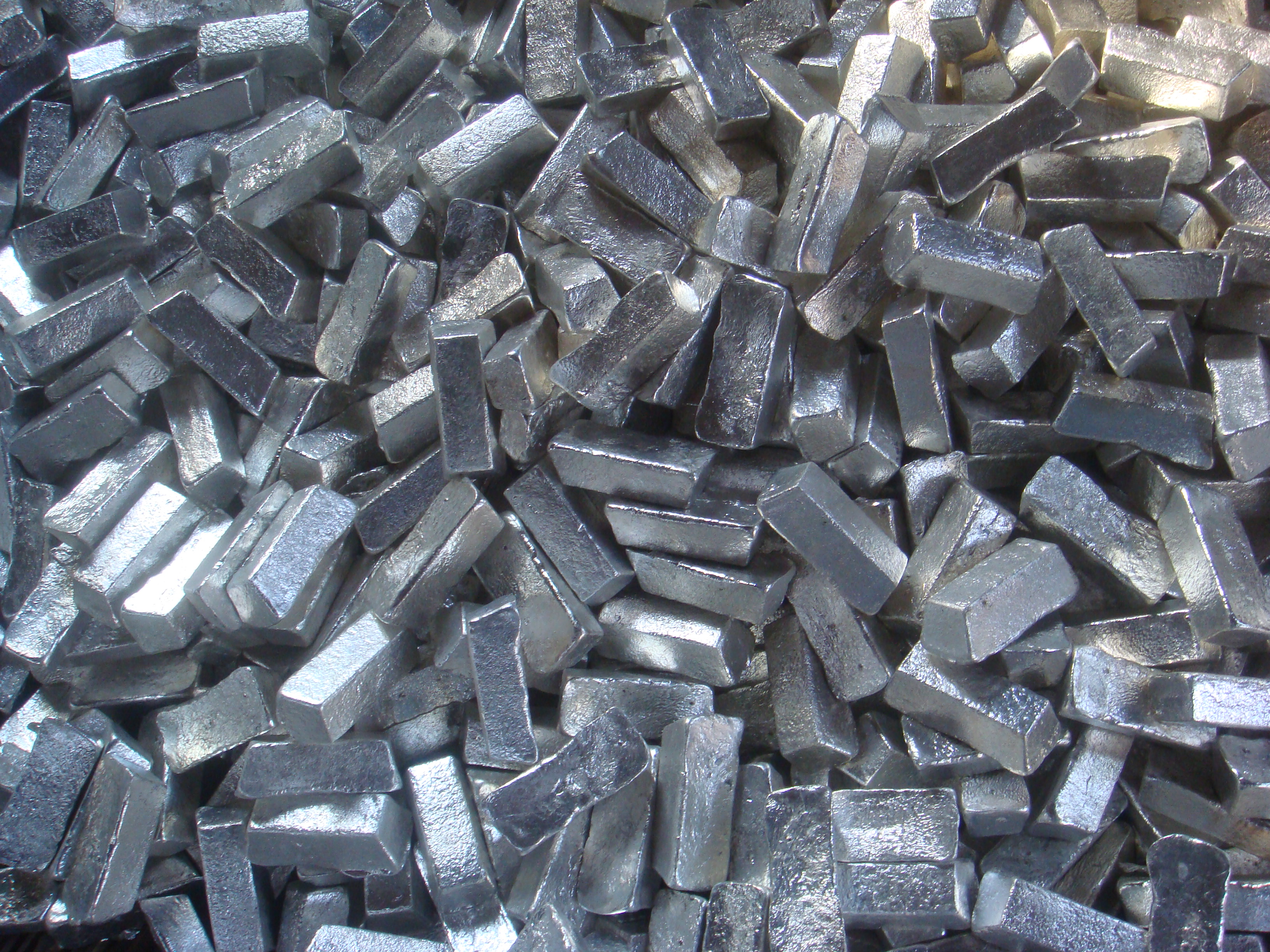 Magnesium offcuts view 1
